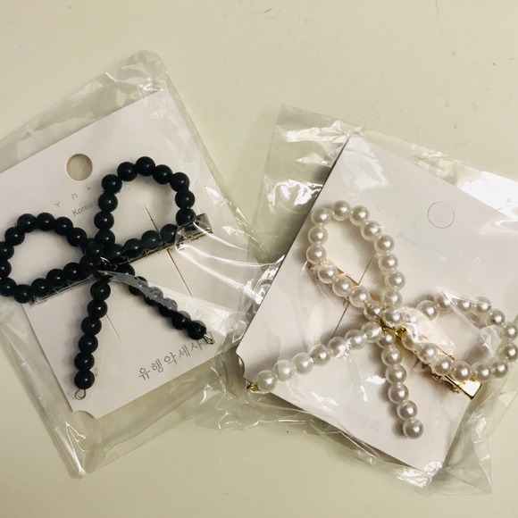 Accessories - 💗NWT pearl bow hair clip bundle